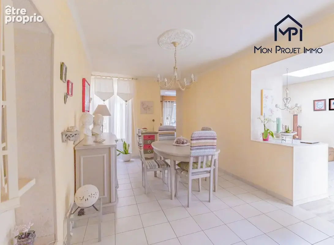 Maison 156 m² à Montsurs  - photo 2