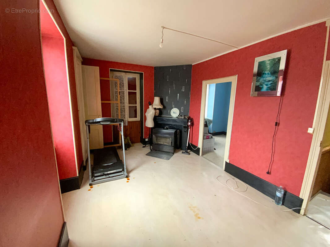 Maison à SAINT-SERNIN-DU-BOIS