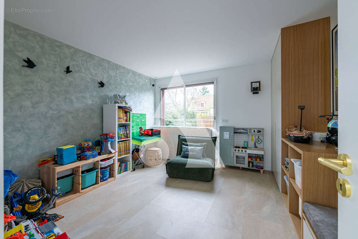 Maison à CHENNEVIERES-SUR-MARNE