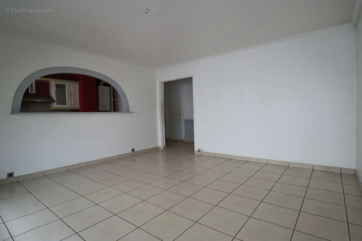 Appartement à LES PAVILLONS-SOUS-BOIS