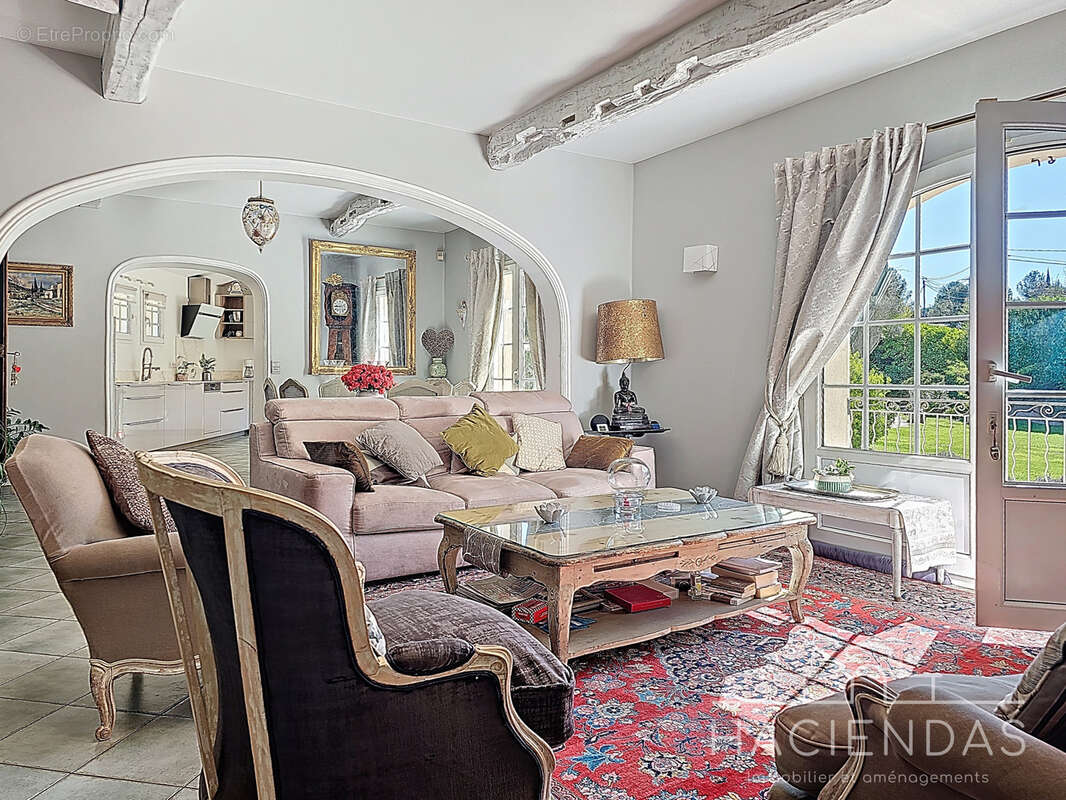 Maison à MEYRARGUES