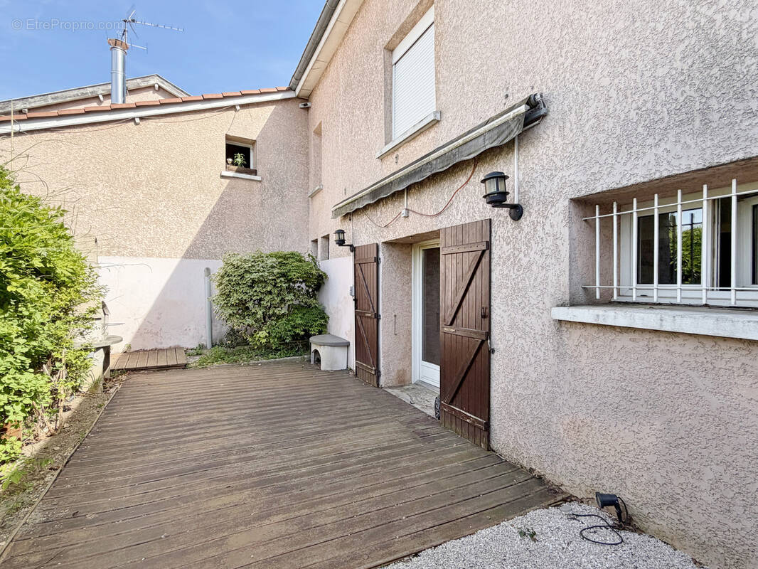 Appartement à CRAPONNE
