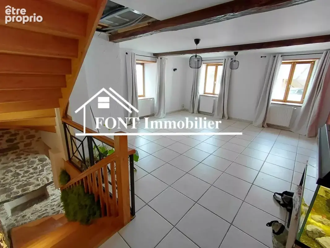 Cellieu,  belle maison de village  rénovée avec grande terrasse - photo 4