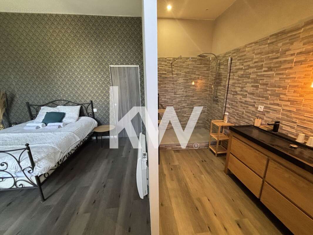 Maison à CONDAT-SUR-VIENNE