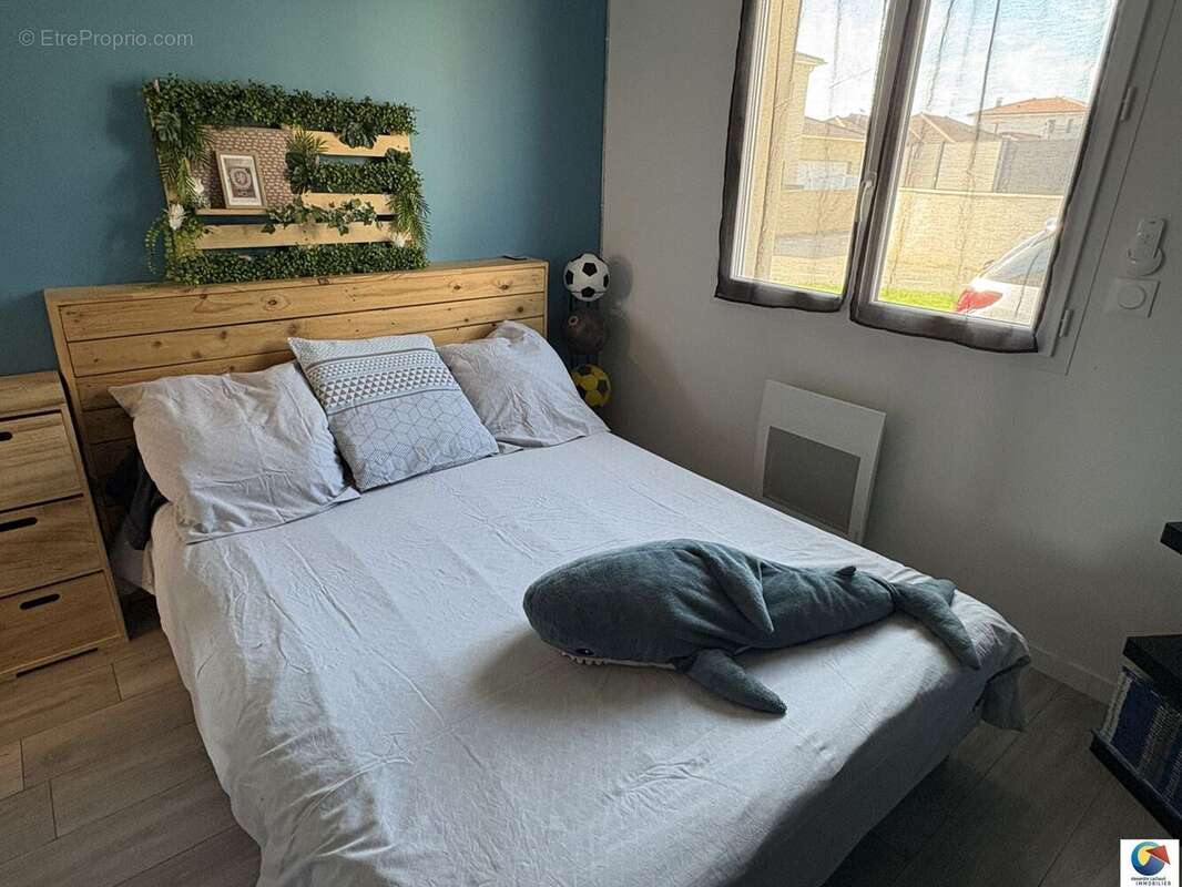 Maison à NIVOLAS-VERMELLE