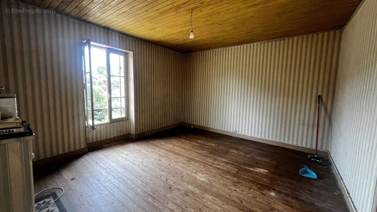 Maison à CAMBLANES-ET-MEYNAC