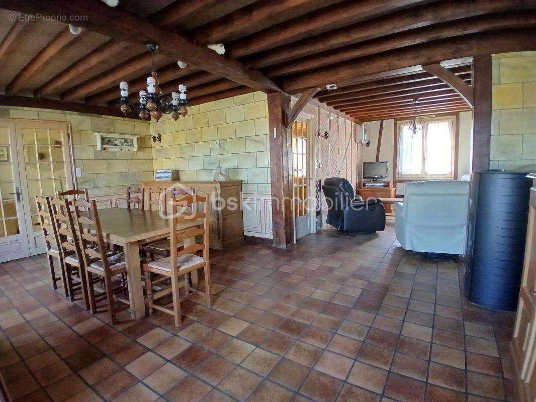 Maison à NEUVY-EN-SULLIAS