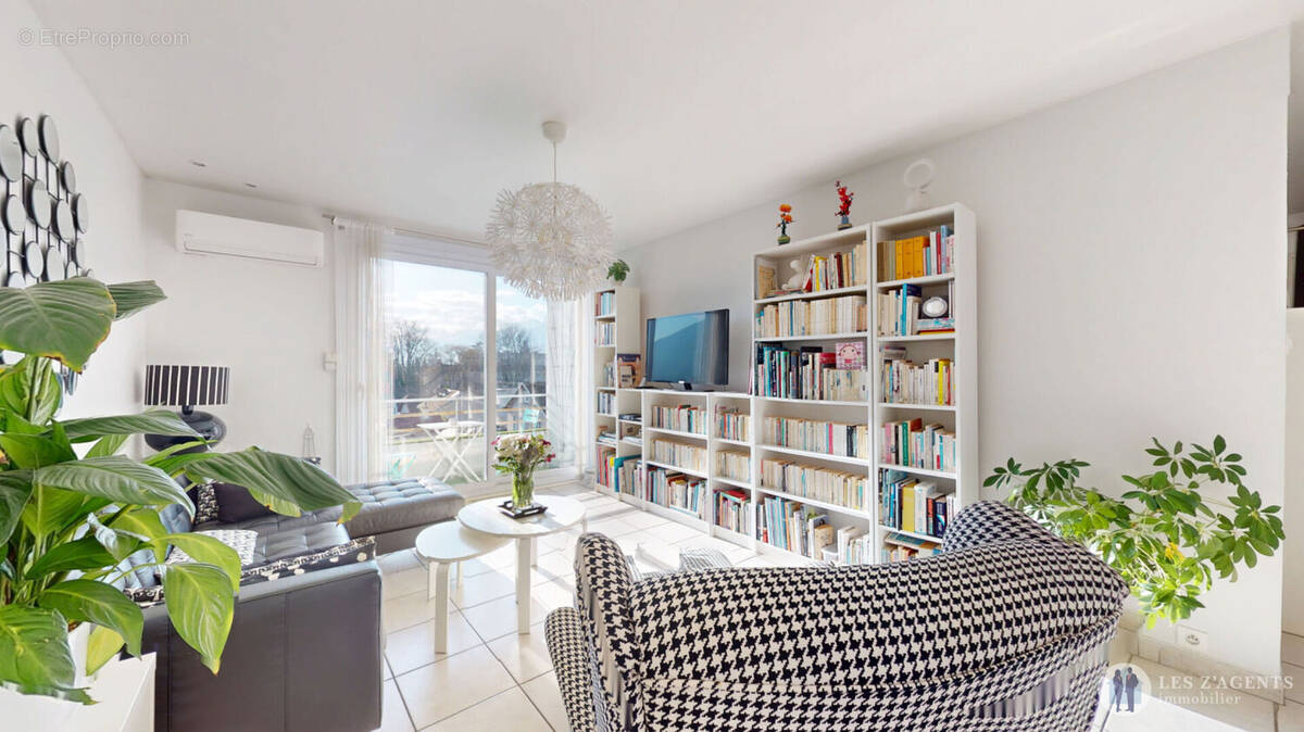 Appartement à SAINT-MARTIN-D'HERES