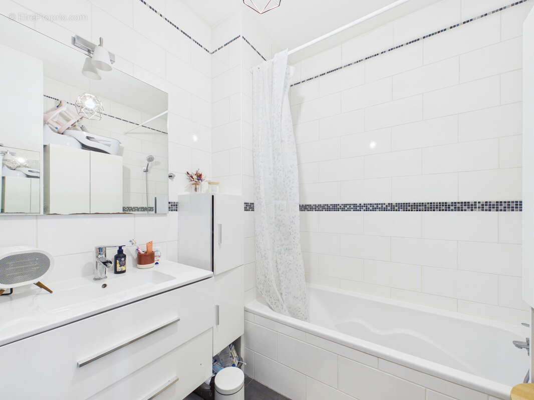 Appartement à SARTROUVILLE