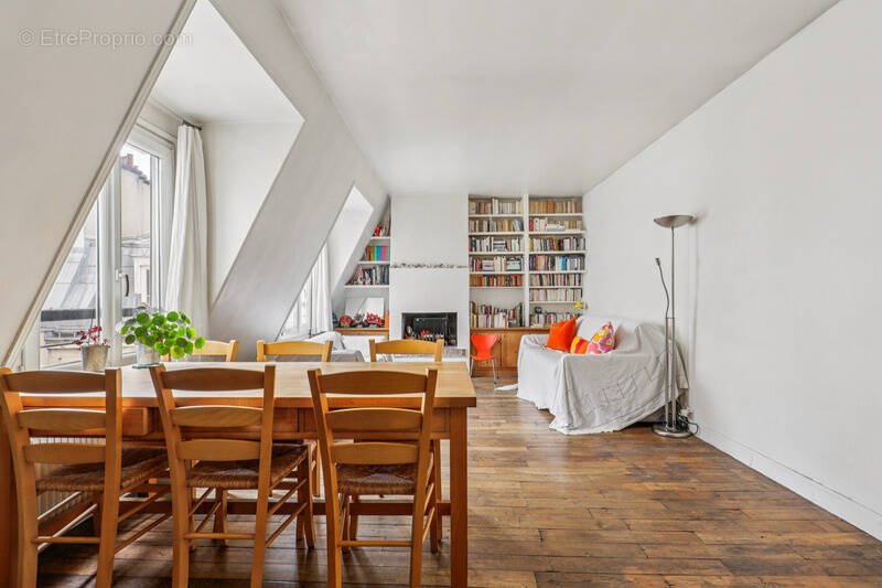 Appartement à PARIS-10E