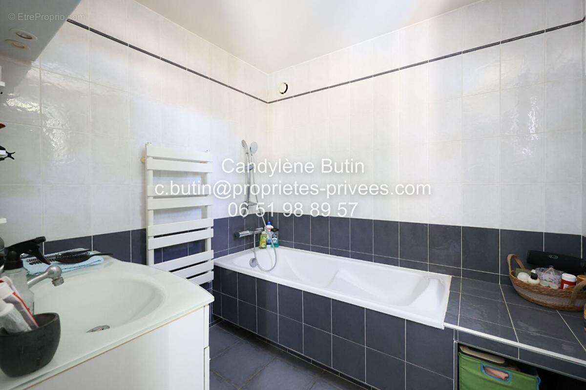Villa T5 avec piscine et espace détente ,120 m² habitables - photo 12