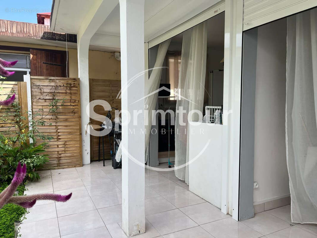 Maison familiale de 4 chambres avec T2 indépendant et garage sur un terrain clôturé - photo 20