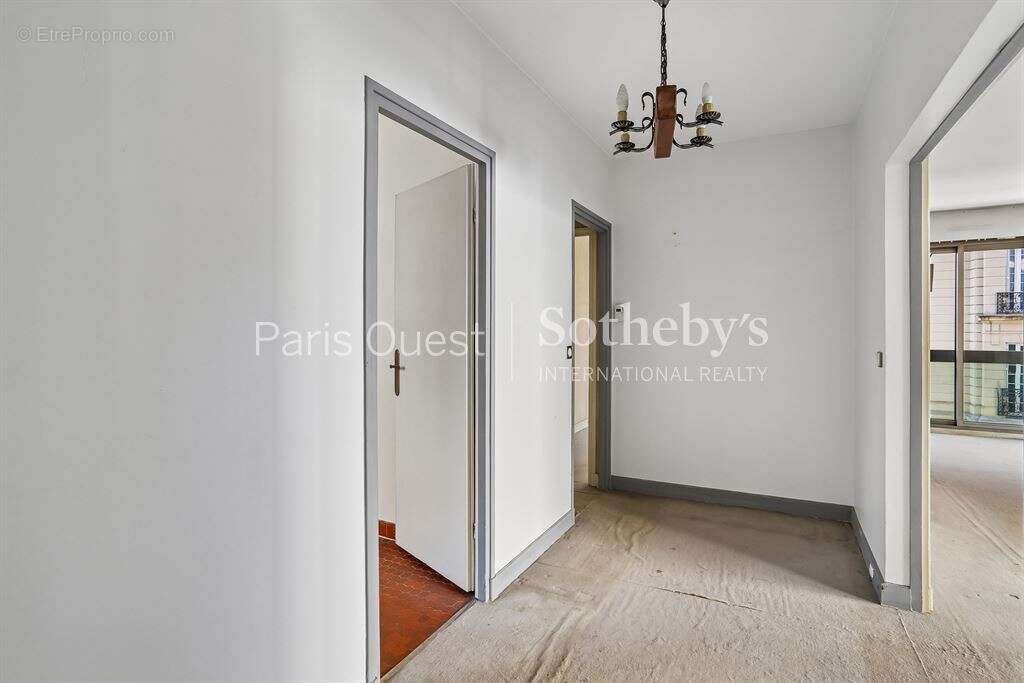 Appartement à PARIS-17E