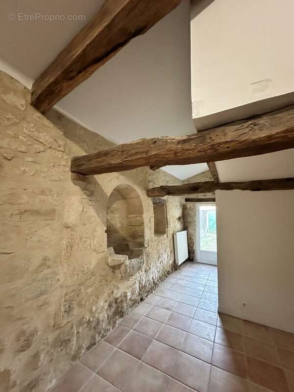 Maison à LES ARTIGUES-DE-LUSSAC