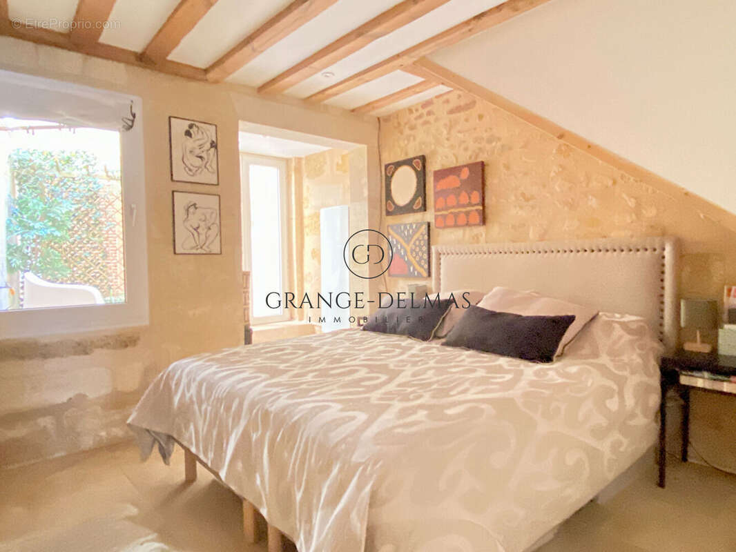 Appartement  immeuble pierre -  FONDAUDEGE - photo 9