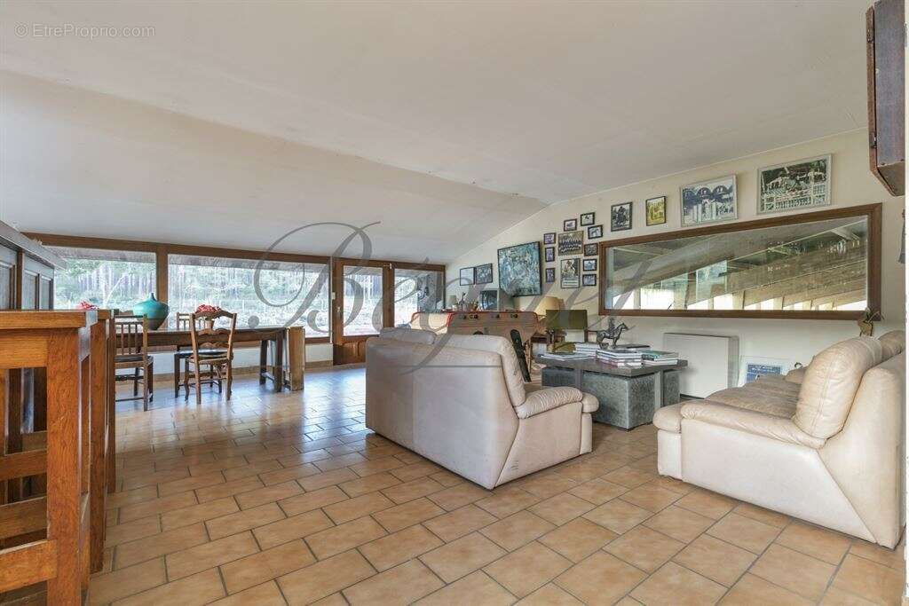 Maison à POIGNY-LA-FORET