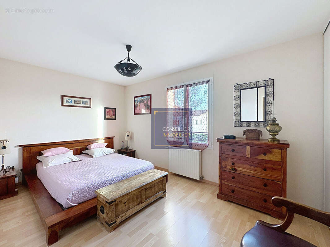 Maison à SAINTE-FOY-LES-LYON