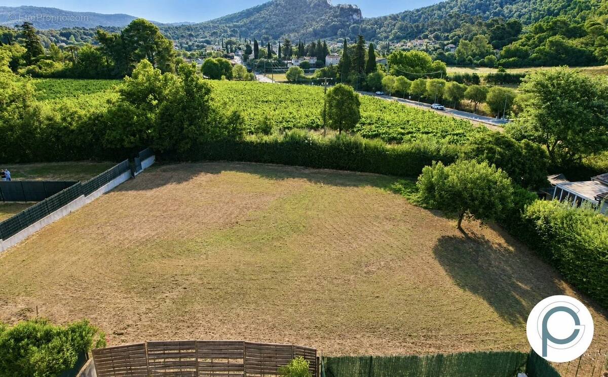 Terrain à LE BEAUSSET