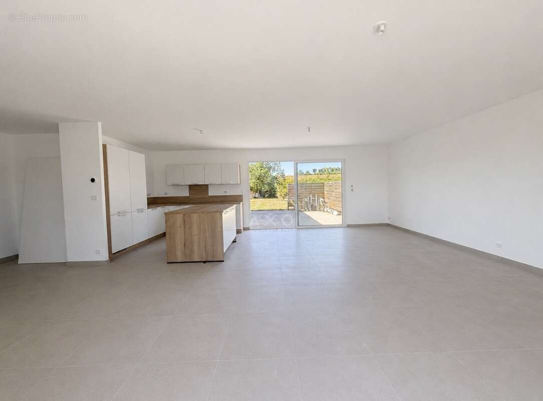 LARUSCADE  Maison neuve de 115 m², 3 chambres, garrage, jardin sans vis-à-vis - photo 4