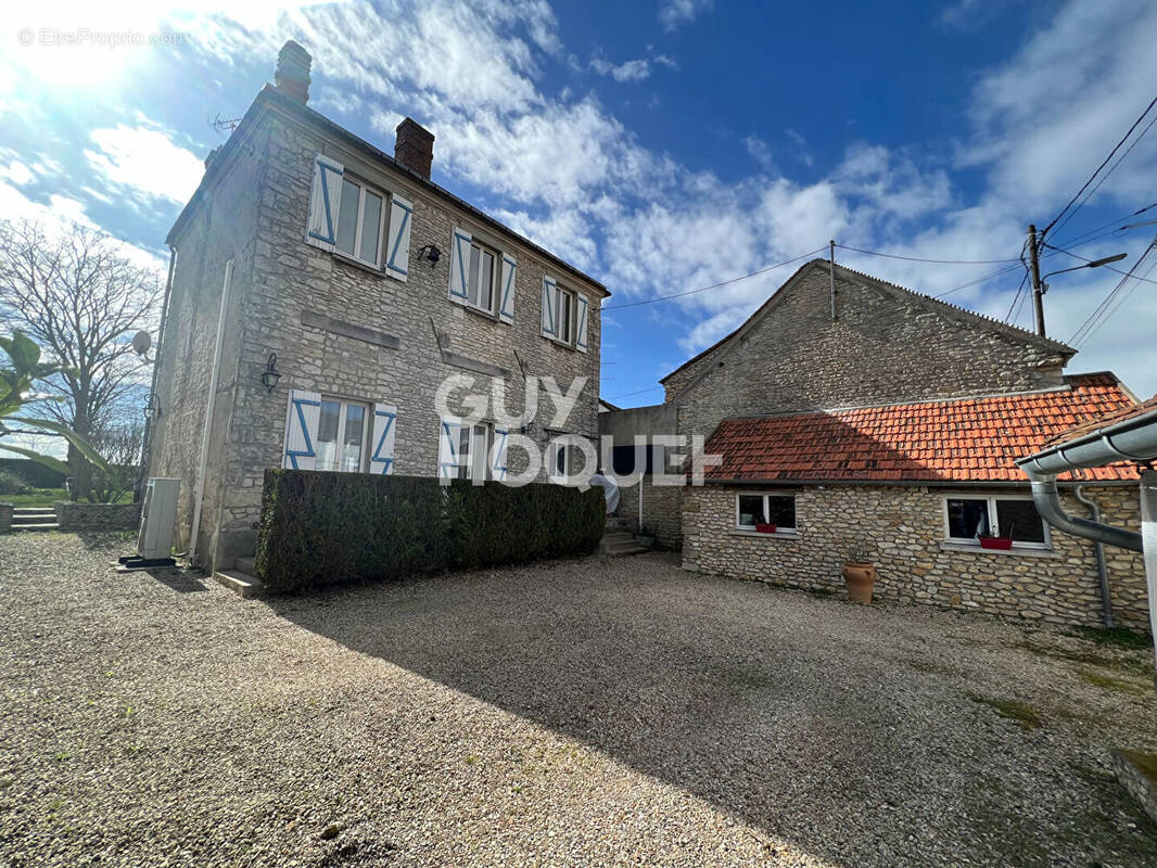 Maison à MILLY-LA-FORET