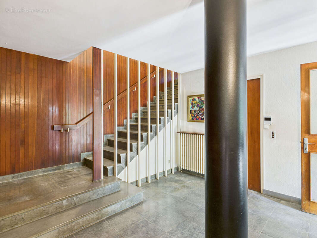 Maison d'architecte 300m²  sur  parcelle 27000m² montelimar 26200 - photo 3