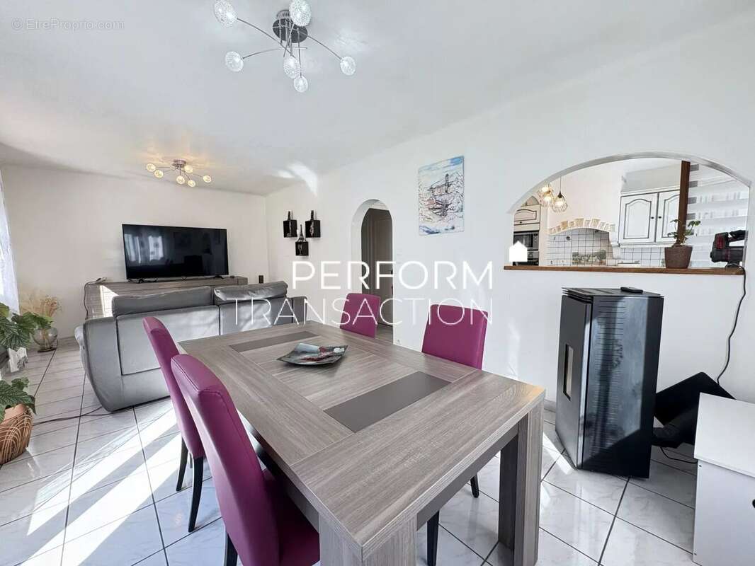 Maison à ECHIROLLES