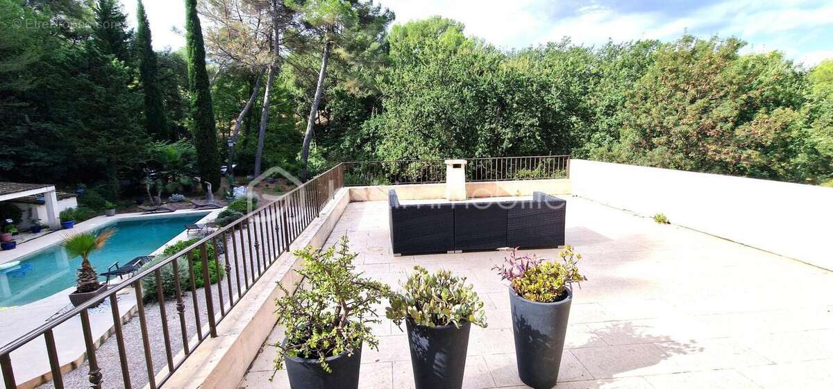 Mougins villa  au coeur d'une forêt, proche des commodités - photo 3