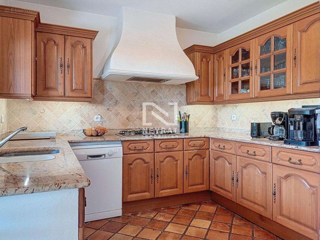 Maison à TOURRETTES