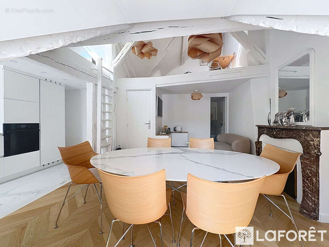 Appartement à PARIS-2E