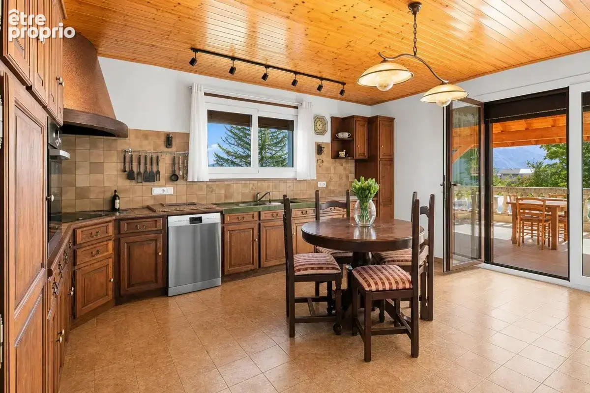 Maison de 7 pièces de 183 m² à La Balme-de-Sillingy - photo 7