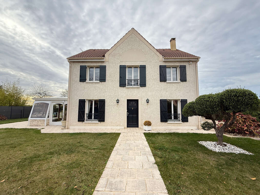 Maison à LES ALLUETS-LE-ROI