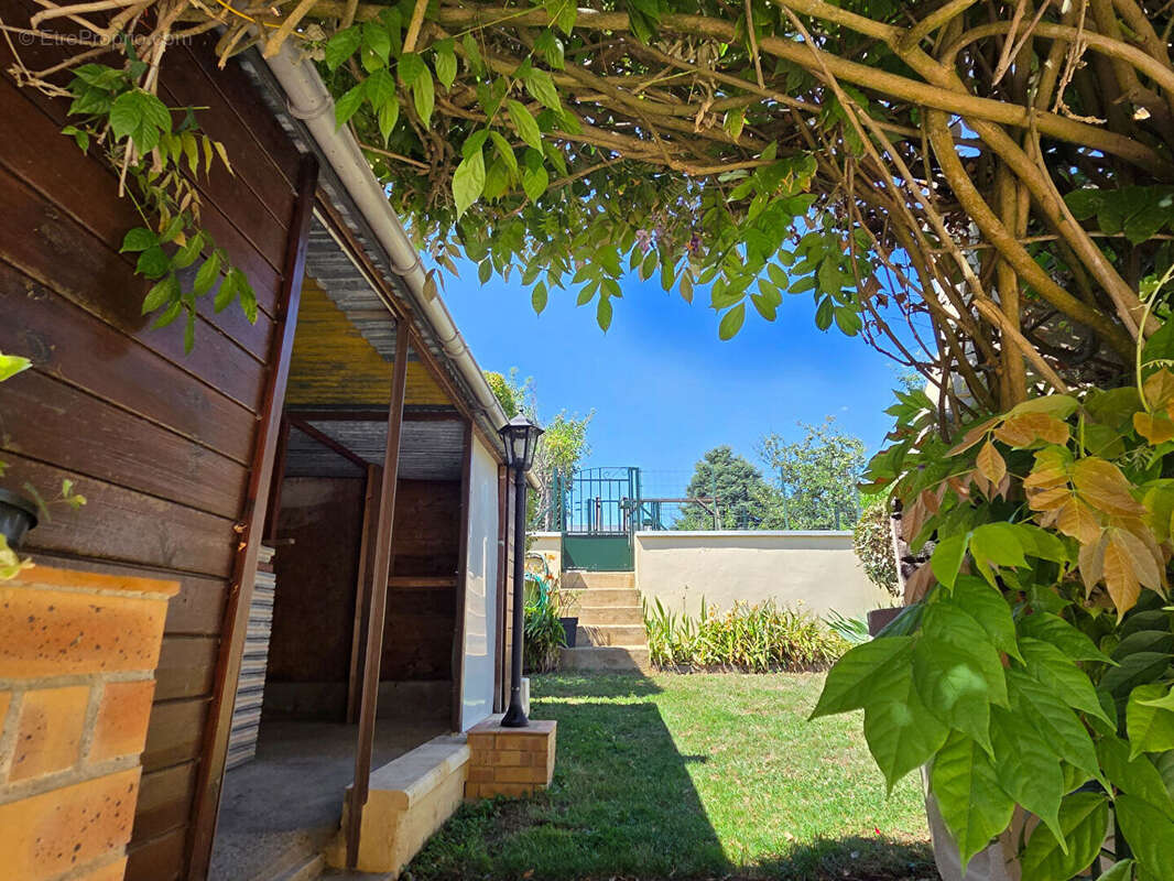 Maison à COULANS-SUR-GEE