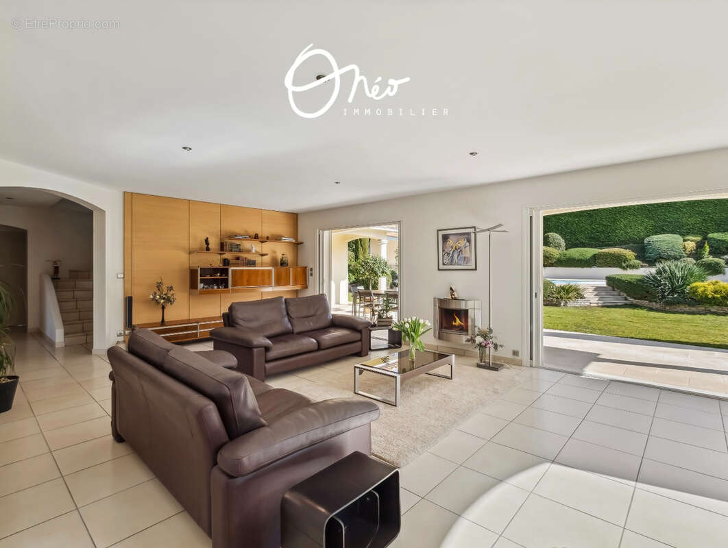 Maison à SAINT-PIERRE-DE-CHANDIEU