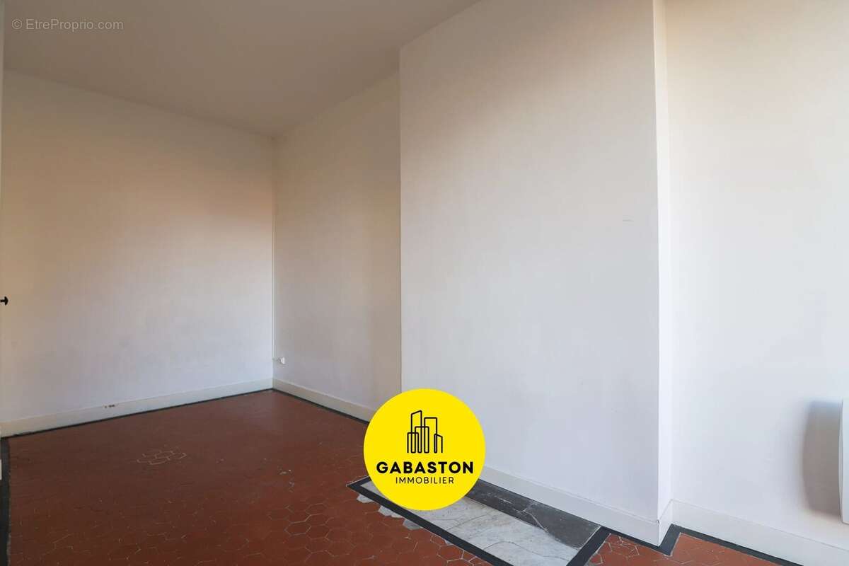 Appartement à MARSEILLE-1E