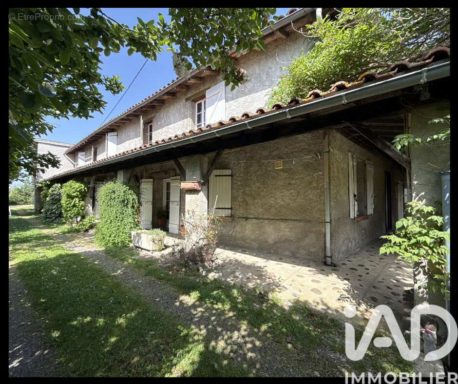 Photo 2 - Maison à SAINTE-FOY-DE-PEYROLIERES