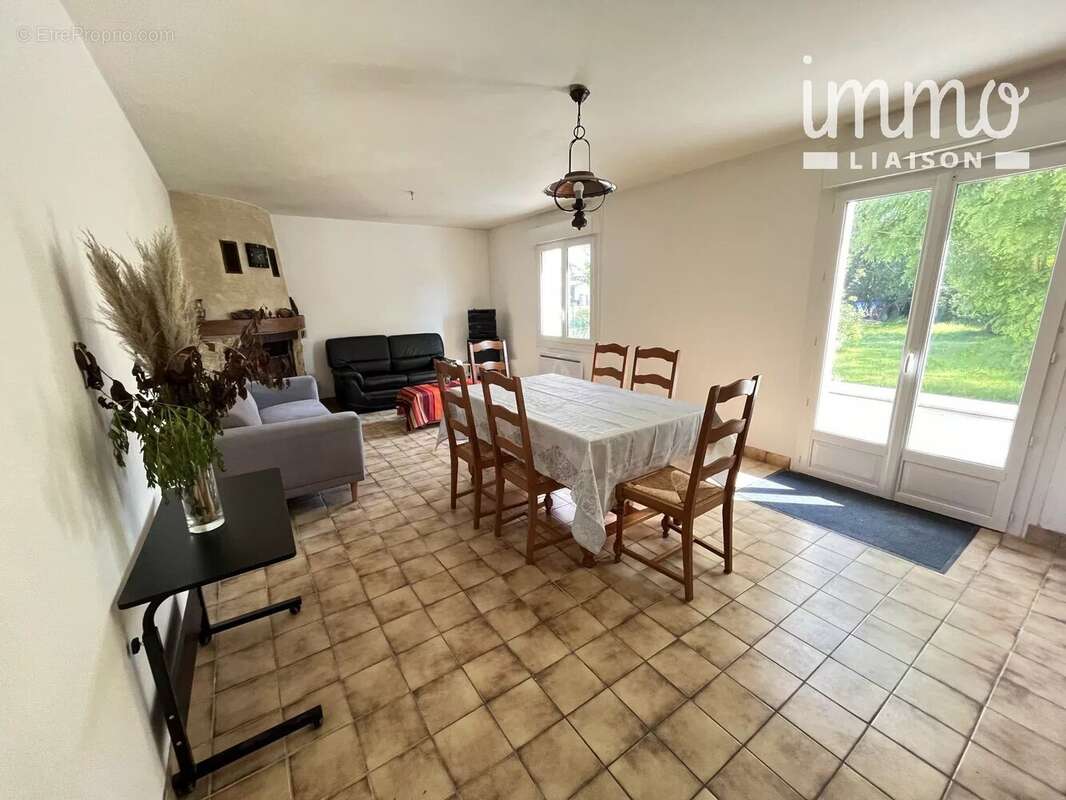 Maison à LES TOUCHES