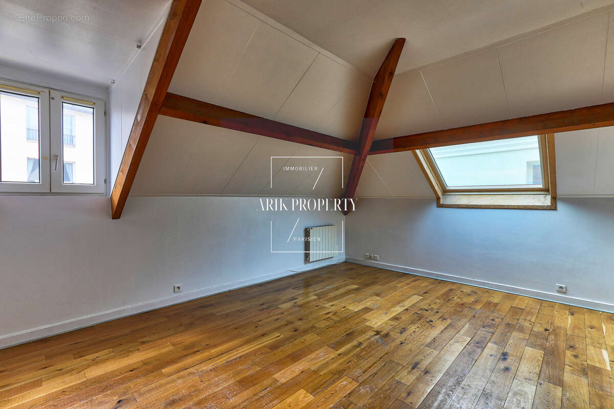 Appartement à CHARENTON-LE-PONT