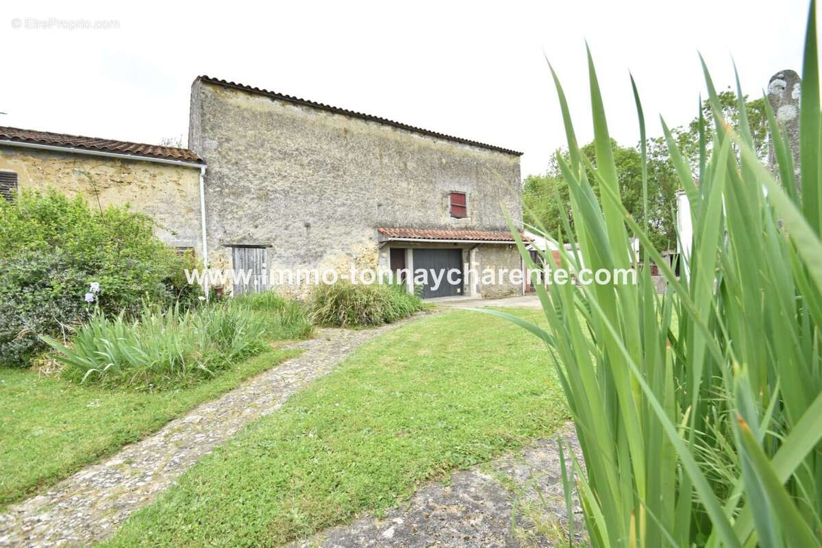 Maison à TONNAY-CHARENTE
