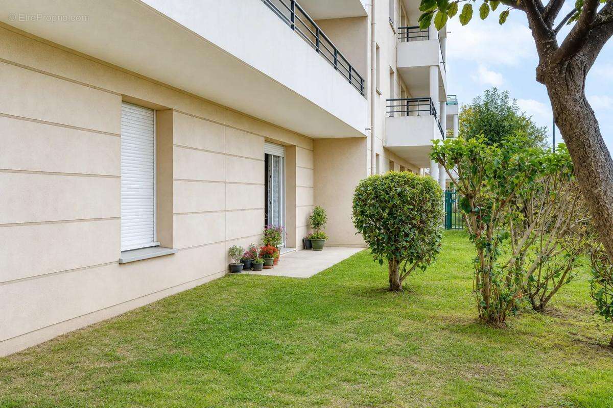 Appartement à VAL-DE-REUIL