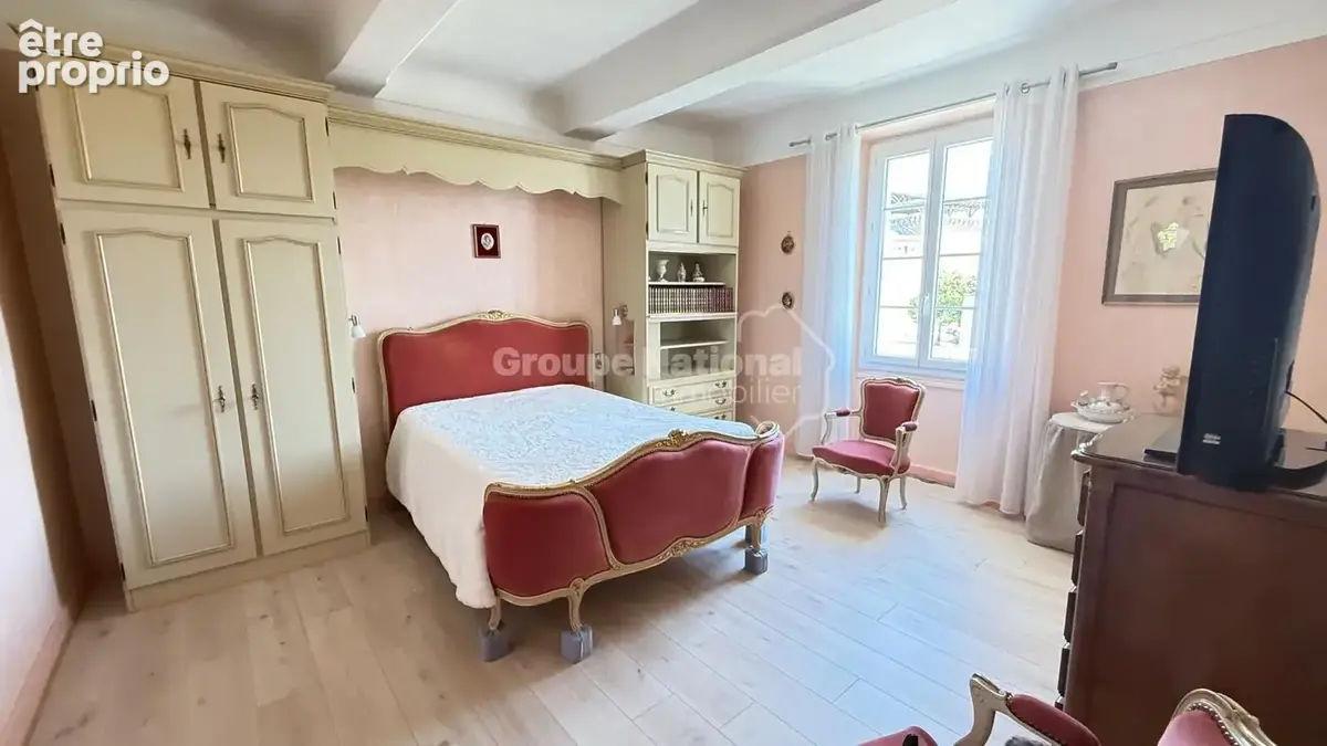 Exclusivité - Maison de maître - Espace et potentiel - photo 13