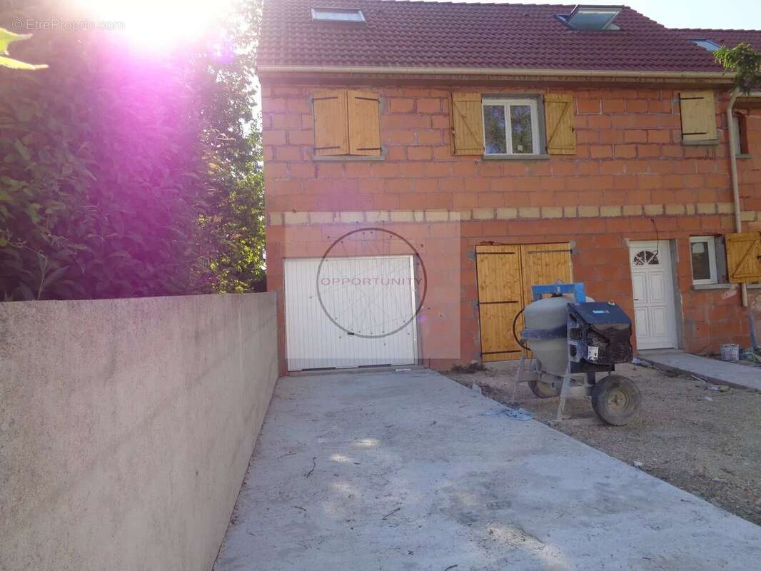 Maison à LA FERTE-GAUCHER