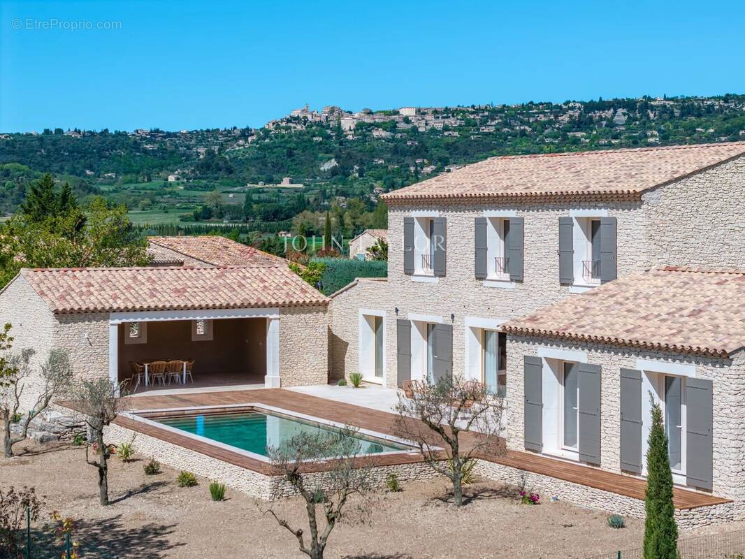 Maison à GORDES