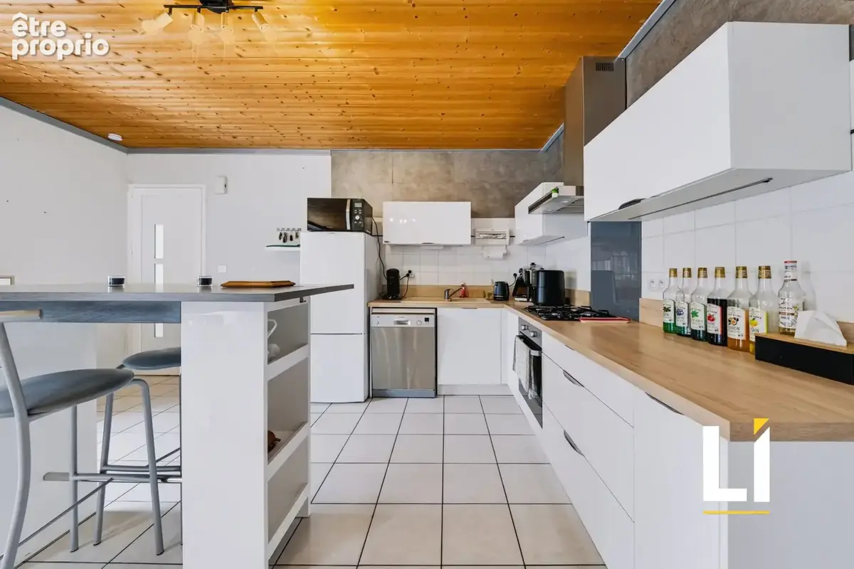 Appartement 3 pièces 93 m² à vendre à Ferrieres-Le-Lac (25470) - photo 3