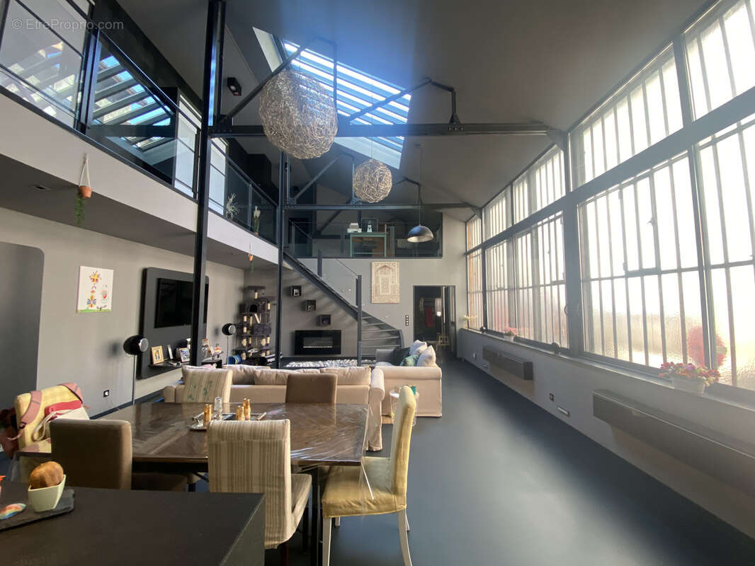 Autre à SAINT-ETIENNE