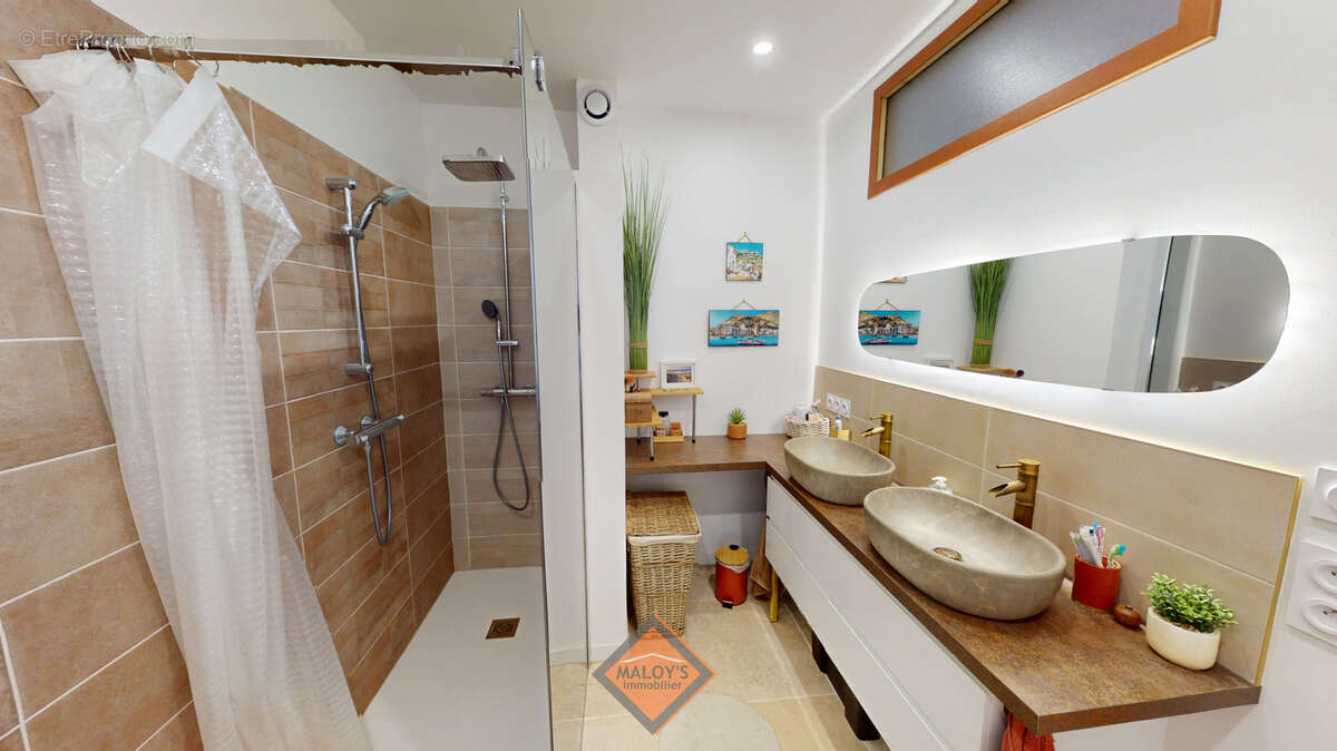 Appartement à SOURCIEUX-LES-MINES