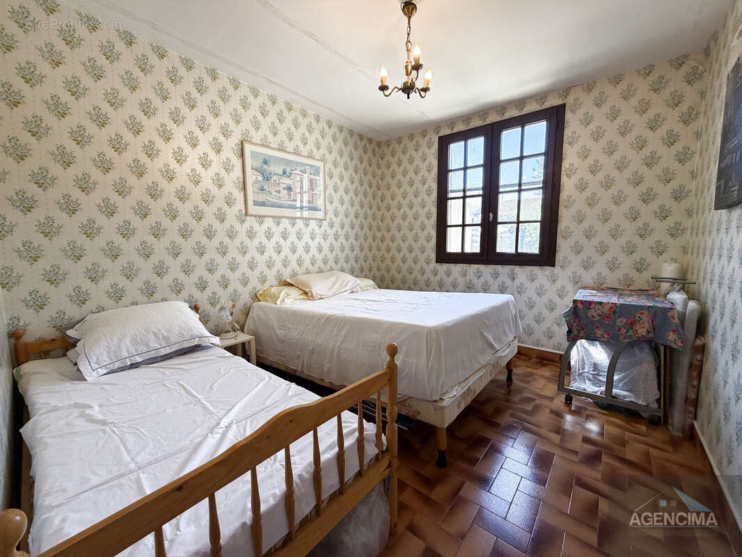 Petite villa à fort potentiel à 2 min du centre-ville! - photo 5