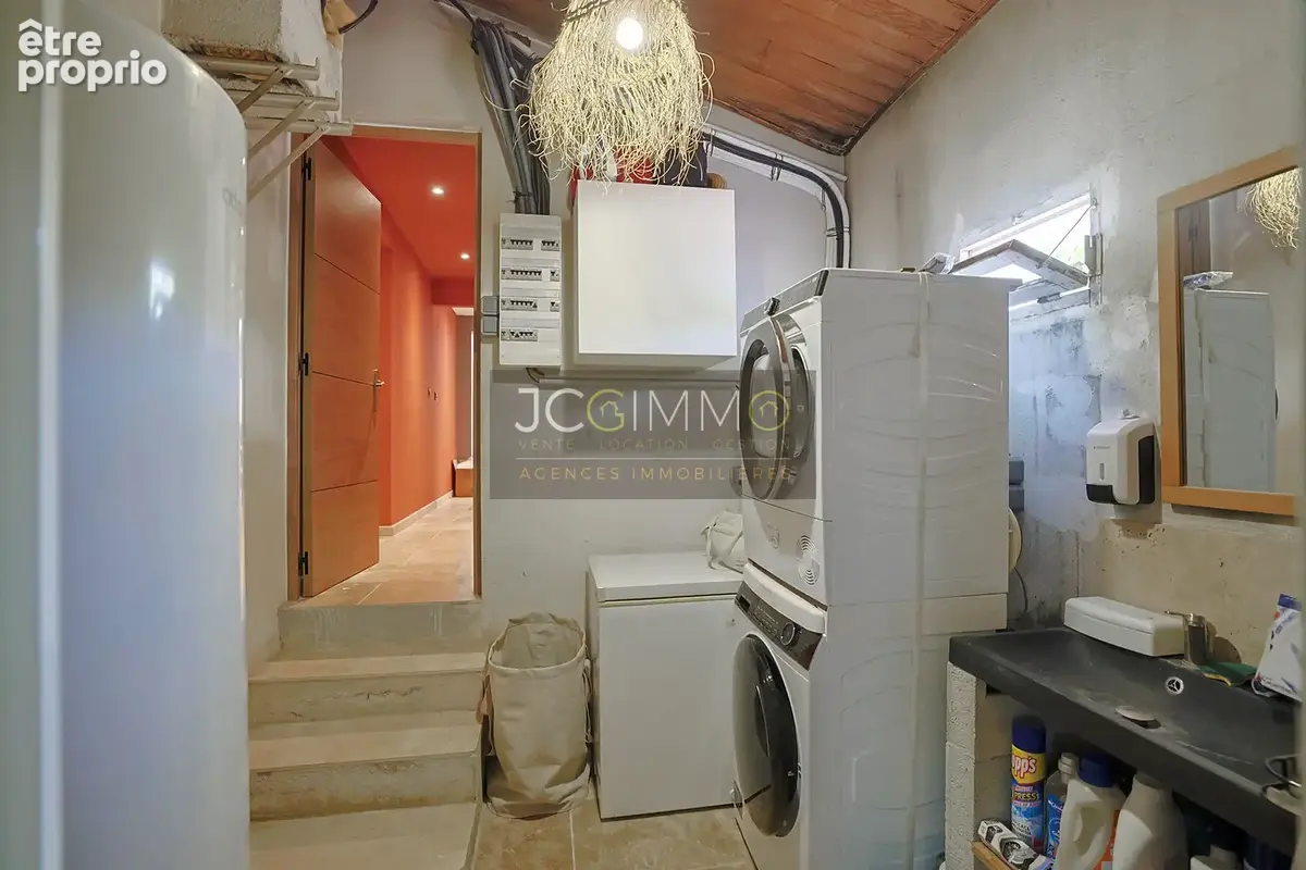 Une villa de plain-pied T5 avec piscine et garage ! - photo 17