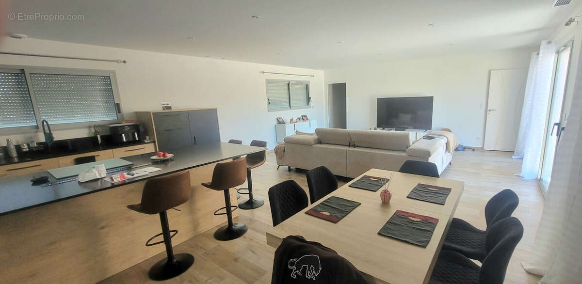 Maison à PARAZA