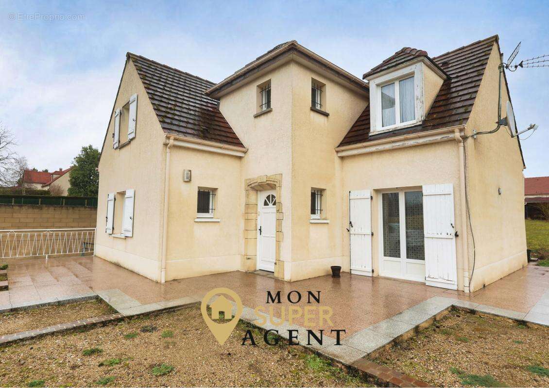 Maison à MONTEREAU-FAULT-YONNE