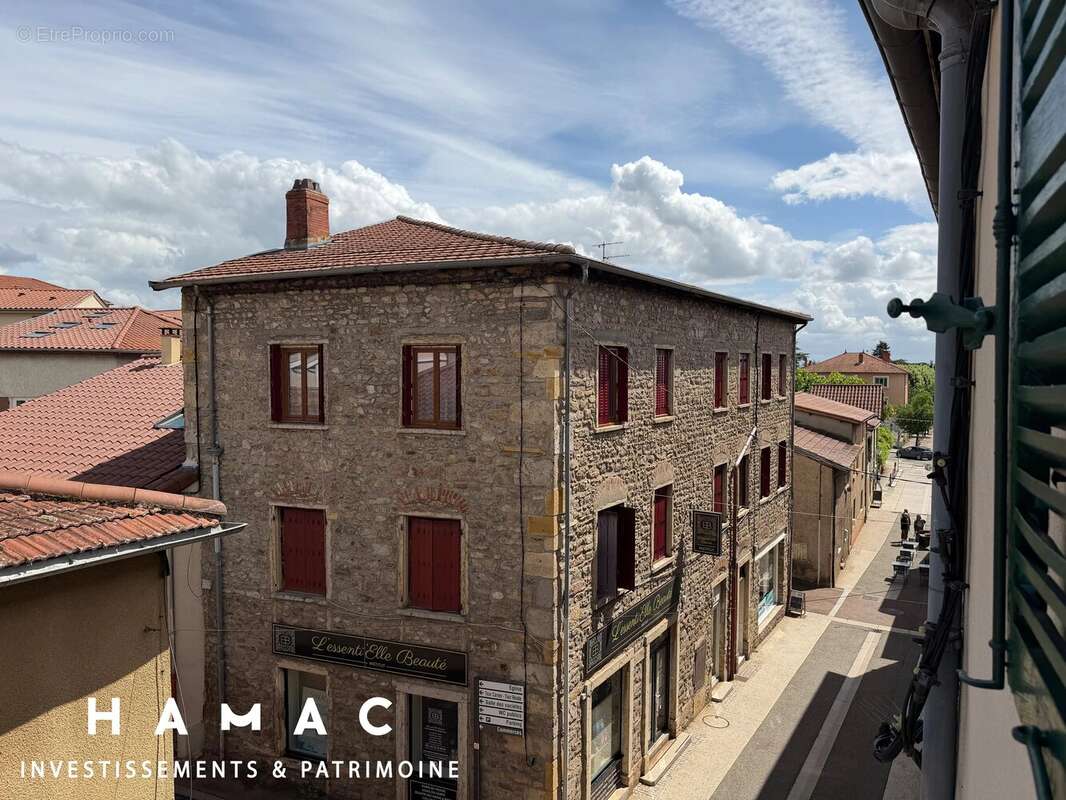Appartement à GREZIEU-LA-VARENNE